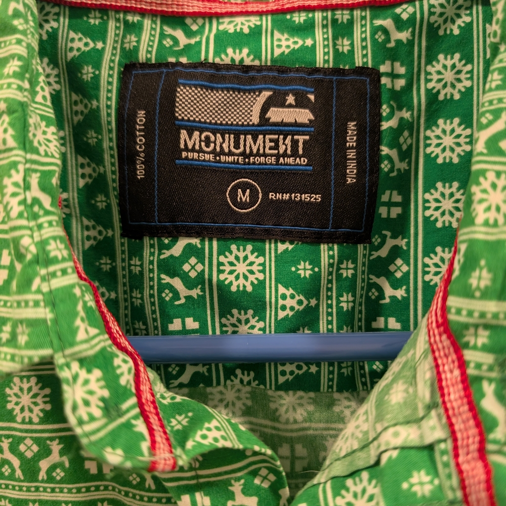3 For $18 Vibrant Green Men's Casual Button Down Shirt - Picture 3 of 4